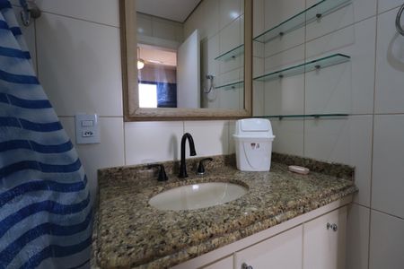 Apartamento para alugar com 130m², 2 quartos e 2 vagasBanheiro da Suíte