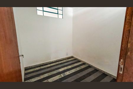 quarto 1 de apartamento para alugar com 2 quartos, 42m² em Lagoinha, Belo Horizonte