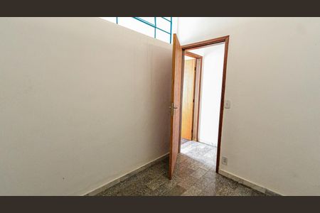 Quarto 1 de apartamento para alugar com 2 quartos, 45m² em Lagoinha, Belo Horizonte