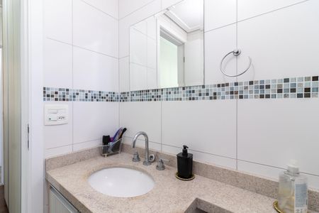 Apartamento à venda com 83m², 3 quartos e 2 vagasBanheiro da Suíte