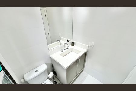 Apartamento à venda com 260m², 3 quartos e 4 vagas Apartamento à venda com 260m², 3 quartos e 4 vagasBanheiro da Suíte 1