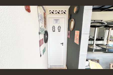 Apartamento à venda com 260m², 3 quartos e 4 vagas Apartamento à venda com 260m², 3 quartos e 4 vagasVaranda gourmet Banheiro