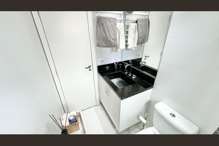 Apartamento à venda com 260m², 3 quartos e 4 vagas Apartamento à venda com 260m², 3 quartos e 4 vagasBanheiro da Suíte 2