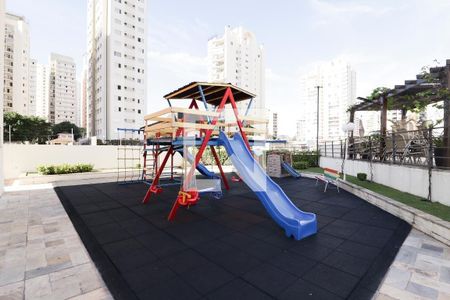 Apartamento à venda com 260m², 3 quartos e 4 vagas Apartamento à venda com 260m², 3 quartos e 4 vagasÁrea comum - Playground