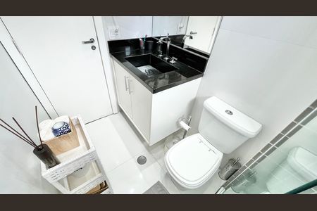 Apartamento à venda com 260m², 3 quartos e 4 vagas Apartamento à venda com 260m², 3 quartos e 4 vagasBanheiro da Suíte 2