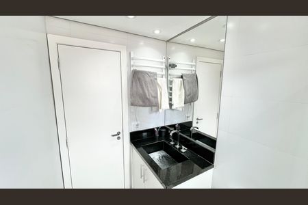 Apartamento à venda com 260m², 3 quartos e 4 vagas Apartamento à venda com 260m², 3 quartos e 4 vagasBanheiro da Suíte 2