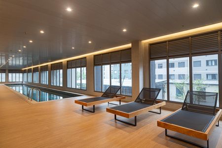 Studio para alugar com 26m², 1 quarto e sem vaga Studio para alugar com 26m², 1 quarto e sem vagaÁrea comum - Piscina coberta