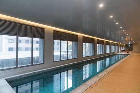 Studio para alugar com 26m², 1 quarto e sem vaga Studio para alugar com 26m², 1 quarto e sem vagaÁrea comum - Piscina coberta