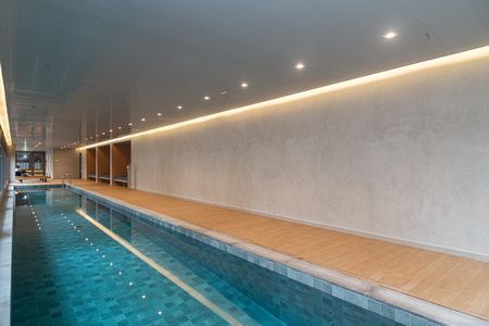 Studio para alugar com 26m², 1 quarto e sem vaga Studio para alugar com 26m², 1 quarto e sem vagaÁrea comum - Piscina coberta