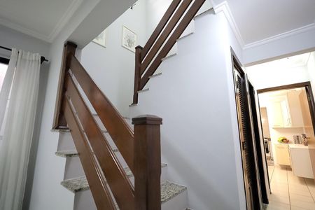 Casa à venda com 164m², 3 quartos e 3 vagasEscada