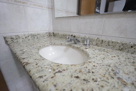Casa à venda com 164m², 3 quartos e 3 vagasBanheiro
