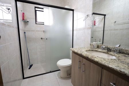 Casa à venda com 164m², 3 quartos e 3 vagasBanheiro Quarto Suíte 2
