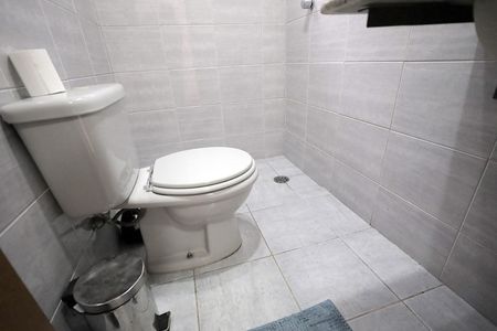 Casa à venda com 164m², 3 quartos e 3 vagasBanheiro 1