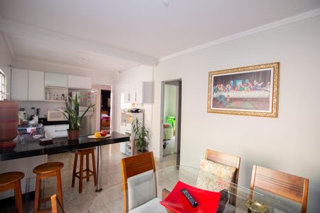 Casa à venda com 260m², 4 quartos e 2 vagasCozinha