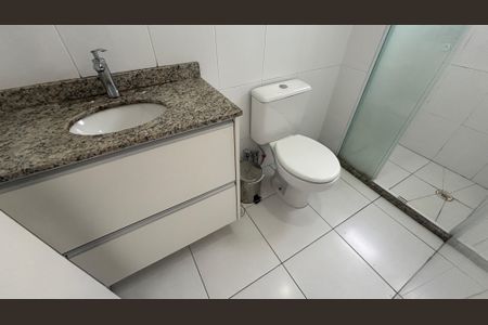 Apartamento à venda com 66m², 2 quartos e 2 vagasBanheiro da Suíte