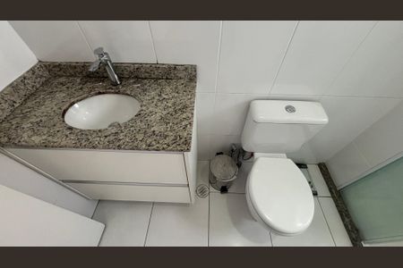 Apartamento à venda com 66m², 2 quartos e 2 vagasBanheiro da Suíte