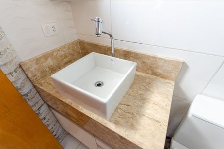 Casa à venda com 177m², 3 quartos e 2 vagasSuíte 2 - Banheiro