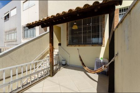 Casa à venda com 177m², 3 quartos e 2 vagasÁrea externa