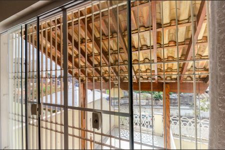 Casa à venda com 177m², 3 quartos e 2 vagasSala - Janela