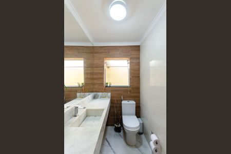 Casa à venda com 177m², 3 quartos e 2 vagasLavabo