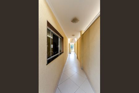 Casa à venda com 177m², 3 quartos e 2 vagasCorredor Externo