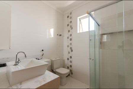 Casa à venda com 177m², 3 quartos e 2 vagasBanheiro