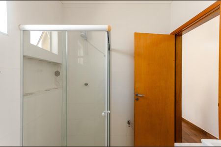 Casa à venda com 177m², 3 quartos e 2 vagasBanheiro