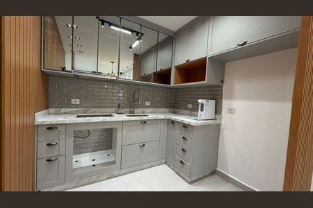 Casa à venda com 130m², 2 quartos e 1 vaga Casa à venda com 130m², 2 quartos e 1 vagaCasa com cozinha moderna e iluminada, com armários e bancadas de granito.