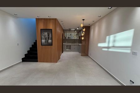 Casa à venda com 130m², 2 quartos e 1 vaga