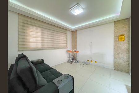 Sala de casa à venda com 2 quartos, 208m² em Quitaúna, Osasco