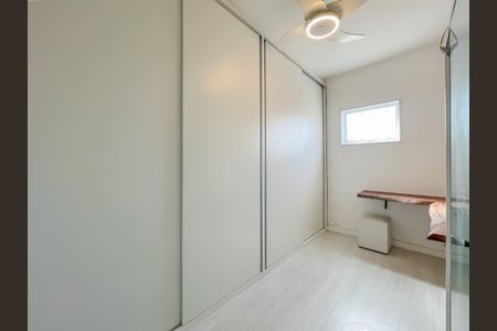 Closet de casa à venda com 2 quartos, 208m² em Quitaúna, Osasco