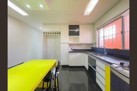 Casa à venda com 208m², 2 quartos e 4 vagasCozinha