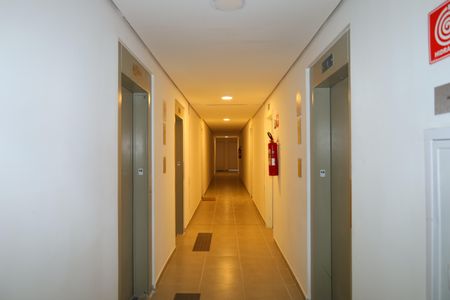 Apartamento para alugar com 36m², 2 quartos e sem vagaÁrea comum - Saguão do andar