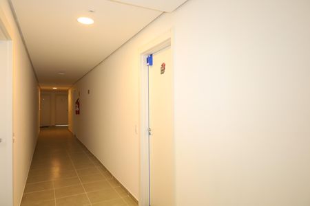 Apartamento para alugar com 36m², 2 quartos e sem vagaÁrea comum - Saguão do andar