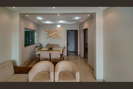 Casa para alugar com 5 quartos, 190m² em Jardim dos Comerciários, Belo Horizonte