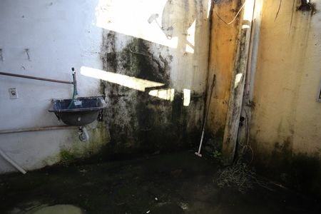 AREA EXTERNA COM TANQUE de casa para alugar com 1 quarto, 30m² em Vargem Grande, Rio de Janeiro