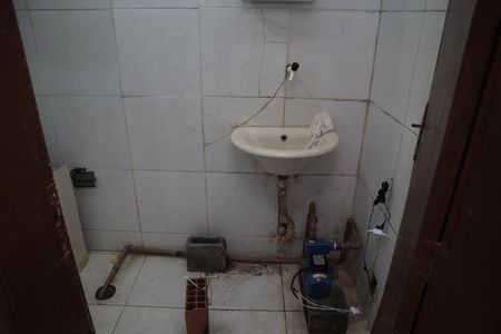 BANHEIRO de casa para alugar com 1 quarto, 30m² em Vargem Grande, Rio de Janeiro