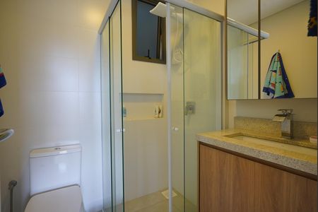 Banheiro de apartamento para alugar com 1 quarto, 36m² em Carvoeira, Florianópolis