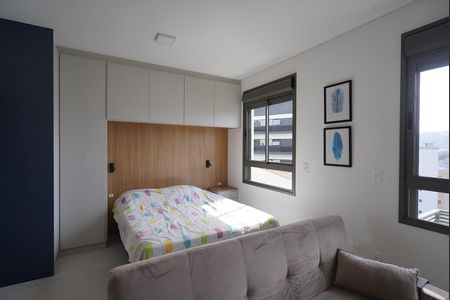 Sala - quarto de apartamento para alugar com 1 quarto, 36m² em Carvoeira, Florianópolis
