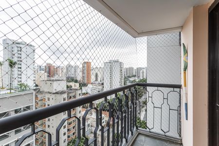 Apartamento para alugar com 97m², 3 quartos e 2 vagasVaranda