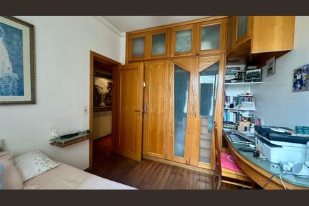 Apartamento à venda com 170m², 4 quartos e 3 vagasQuarto 