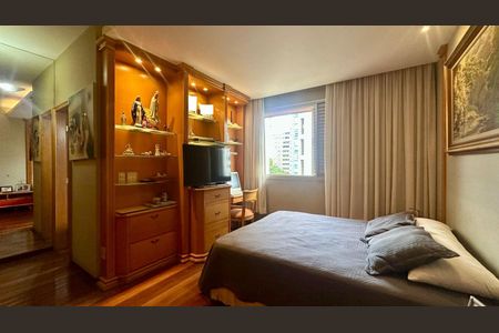 Apartamento à venda com 170m², 4 quartos e 3 vagasQuarto 