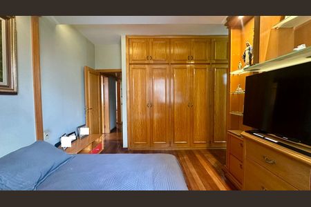 Apartamento à venda com 170m², 4 quartos e 3 vagasQuarto 