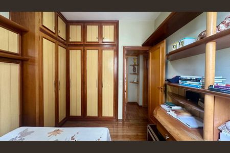 Apartamento à venda com 170m², 4 quartos e 3 vagasQuarto 