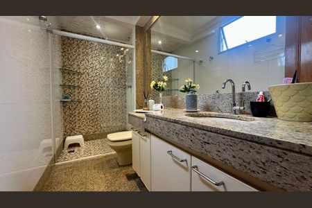 Apartamento à venda com 170m², 4 quartos e 3 vagasBanheiro 