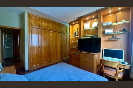 Apartamento à venda com 170m², 4 quartos e 3 vagasQuarto 