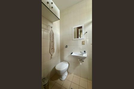 Apartamento à venda com 170m², 4 quartos e 3 vagasBanheiro de serviço 