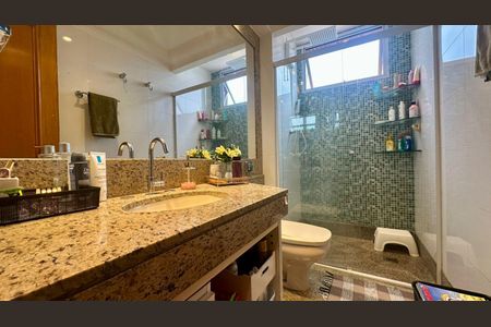 Apartamento à venda com 170m², 4 quartos e 3 vagasBanheiro 