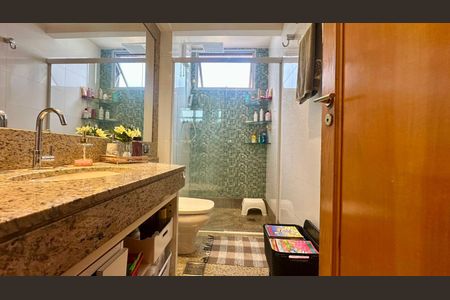 Apartamento à venda com 170m², 4 quartos e 3 vagasBanheiro 