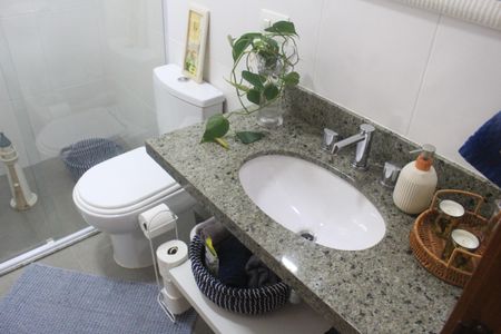 Apartamento à venda com 130m², 3 quartos e 2 vagasBanheiro social